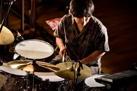 高橋武（Dr）（Photo by AZUSA TAKADA）