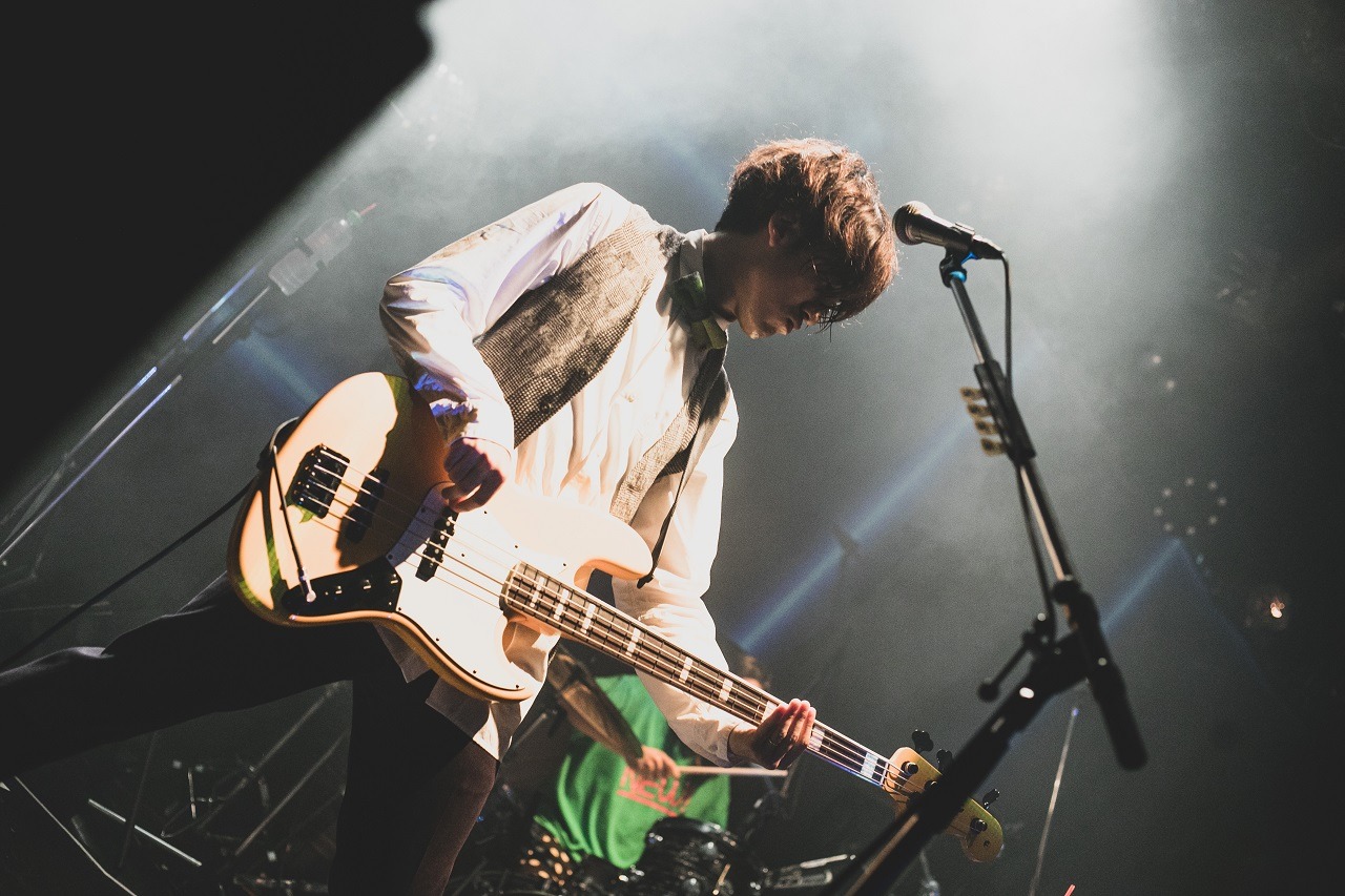 長島涼平（B, Cho）（Photo by Takahiro Takinami）