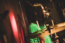 松本誠治（Dr）（Photo by Takahiro Takinami）