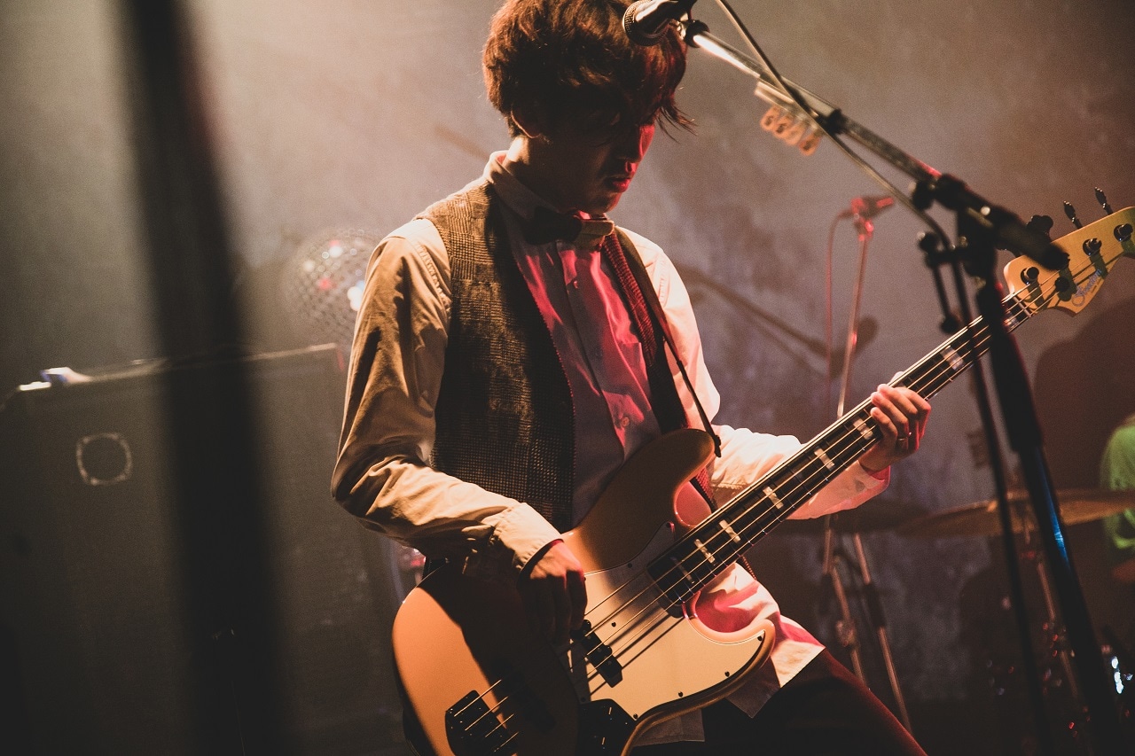 長島涼平（B, Cho）（Photo by Takahiro Takinami）