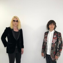 左からROLAND、ヒャダイン。(c)テレビ朝日