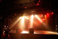 ニノミヤユイ「愛とか死、或いは名もない感情からの逃避」の様子。