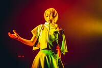 momo（写真提供：エイジアプロモーション）