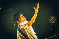 shino（写真提供：エイジアプロモーション）