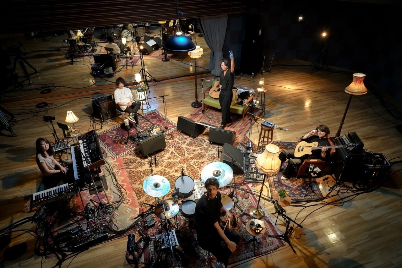 [Alexandros]コンセプト作CDに「真夜中」Bedroomバージョン収録