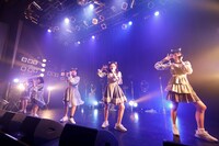 「Devil ANTHEM. Hang Out With Sound TOUR」初日公演の様子。（写真提供：エイジアプロモーション）