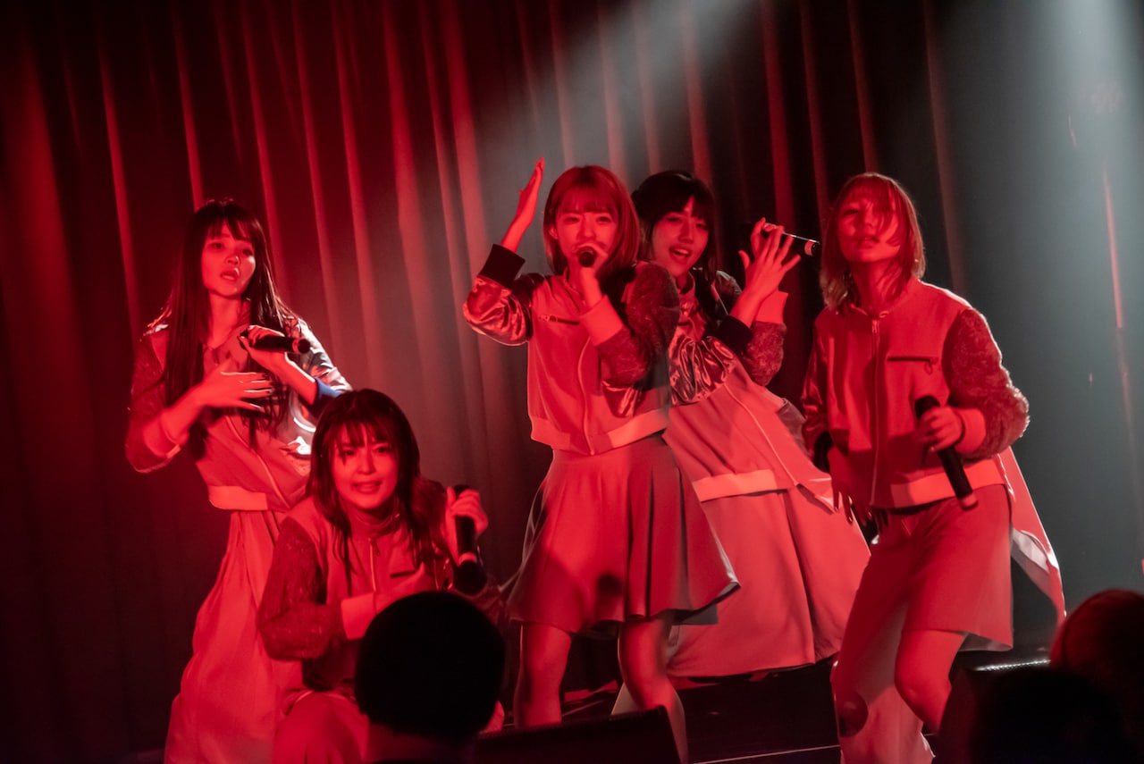 PIGGS - 「はじめましてPIGGSです!!」プー・ルイ率いるアイドル