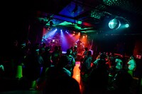 FRONTIER BACKYARD「Here again release party」の様子。（撮影：橋本塁）