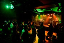 FRONTIER BACKYARD「Here again release party」の様子。（撮影：橋本塁）