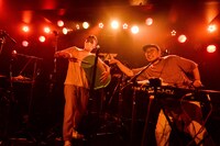 FRONTIER BACKYARD（撮影：橋本塁）