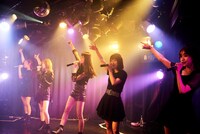 DEAR KISS無観客ライブの様子。（撮影：宇佐美亮）