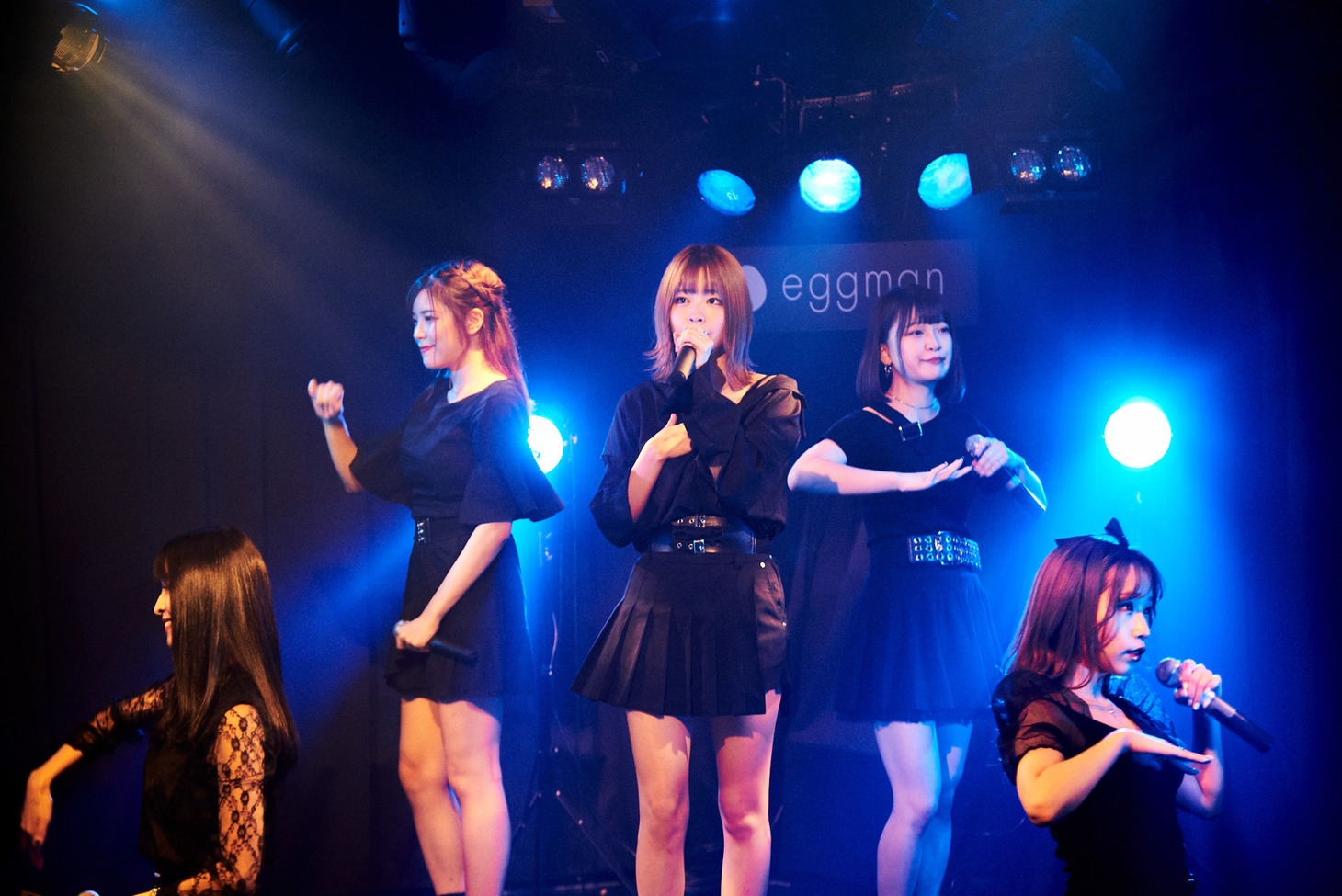 DEAR KISS無観客ライブの様子。（撮影：宇佐美亮）