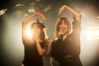 左からののこ、伊山摩穂。（撮影：宇佐美亮）