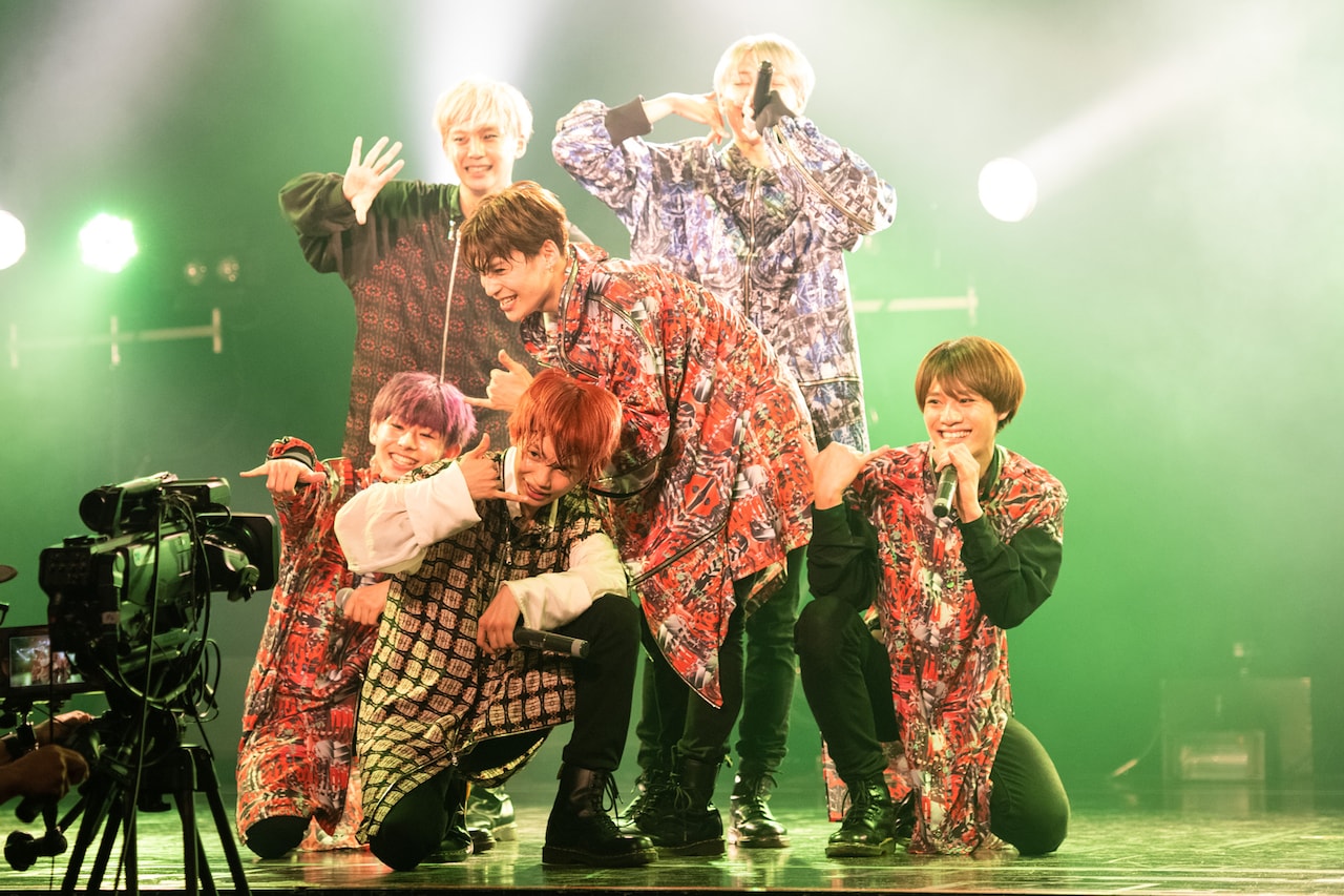 ONE N' ONLYが新曲＆新たな髪色お披露目、6人のハートでラブを届けた初の配信ライブ