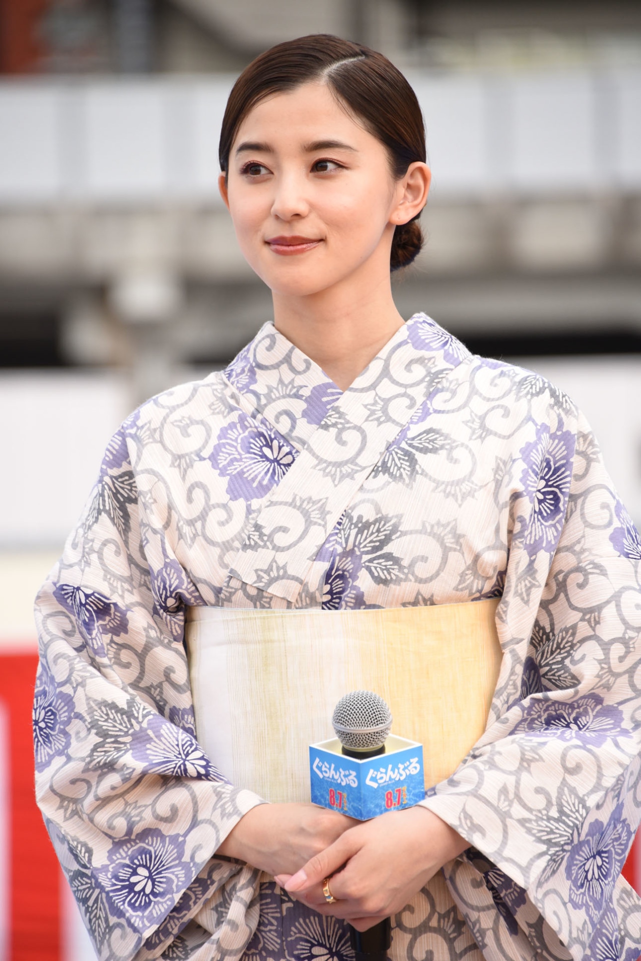 朝比奈彩