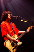 谷口鮪（Vo, G）（撮影：ハタサトシ）