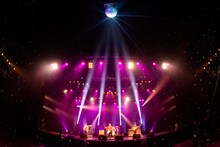 「KANA-BOONの  “プレ”  BEST LIVE」の様子。（撮影：ハタサトシ）