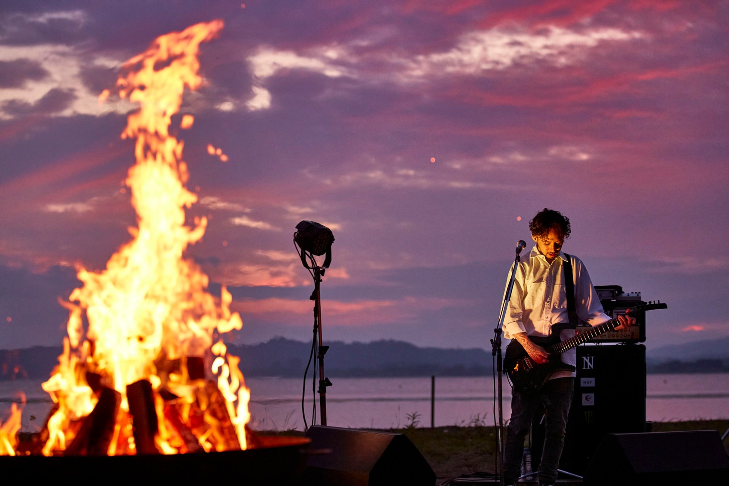 「The BONEZ - Speak True - Documentary ＋ Live」より。