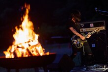 「The BONEZ - Speak True - Documentary ＋ Live」より。