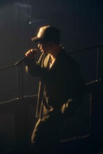 ステージに移動するBIM。（Photo by Ryohei Ambo.）