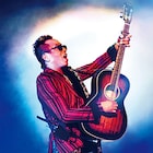 長渕剛がキャリア初の配信ライブに挑戦、巨大ビジョン使用したファン参加型の試みも