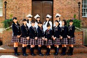 さくら学院。後方4人が今回の卒業公演でグループから旅立つ有友緒心、森萌々穂、藤平華乃、吉田爽葉香。