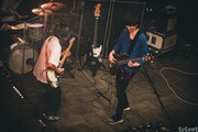 左からキダモティフォ（G, Cho / tricot）、ヤマシタタカヒサ（B / シナリオアート）。（撮影：中山優瞳）
