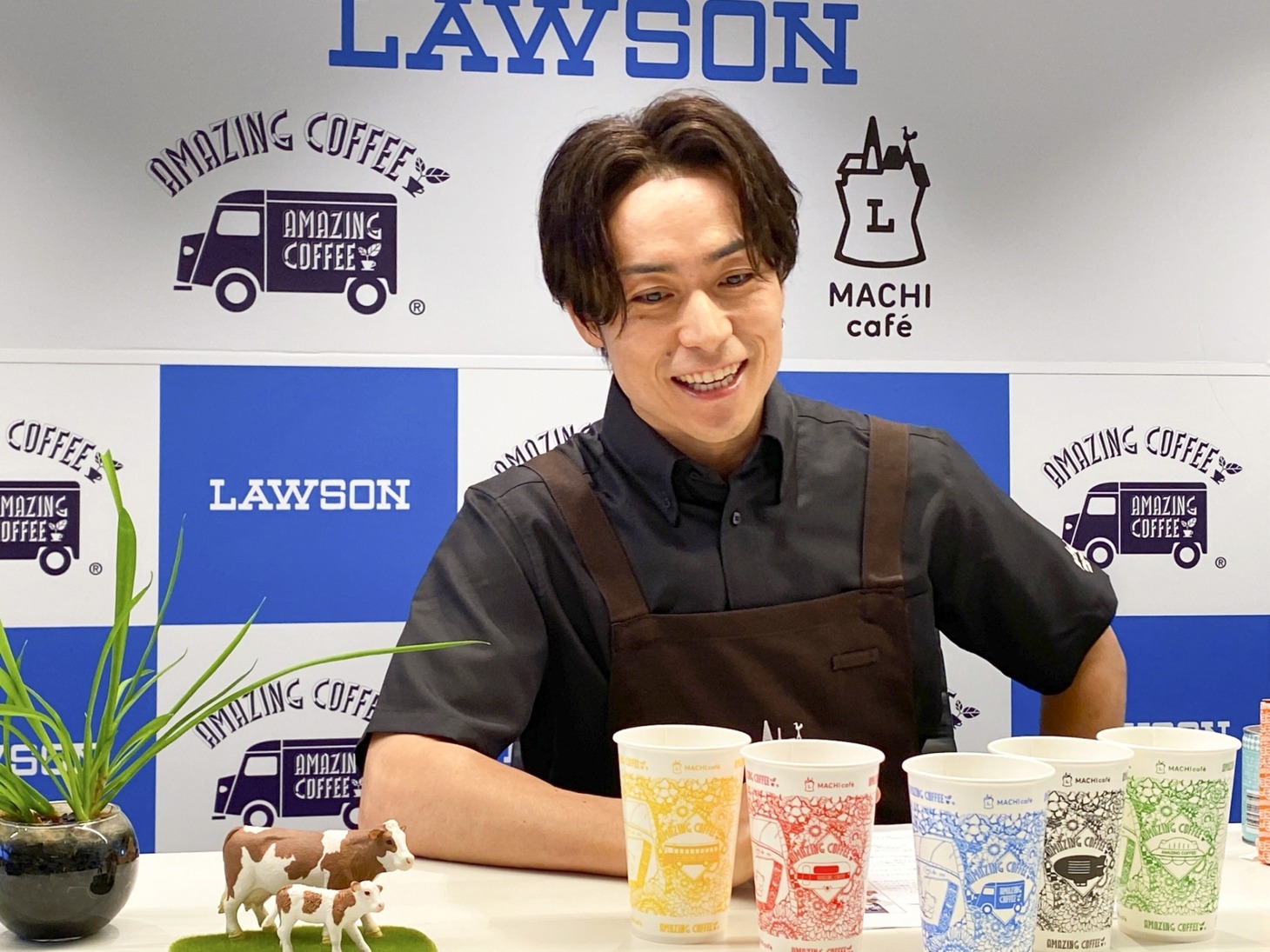 ファンとのコミュニケーションを楽しむEXILE TETSUYA。
