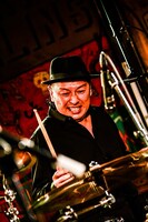 「怒髪天 delivery 響都ノ宴  カラダ立ち入り禁止。第一回、タマシイ限定ライブ。カモン！俺達界隈（魂のみ）。」の様子。（撮影：渡邉一生）