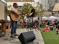 「LIVEHAUS Garden」より松本素生のライブの様子。（提供：LIVE HAUS）