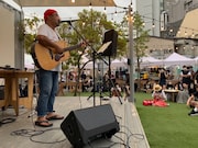 「LIVEHAUS Garden」より松本素生のライブの様子。(提供:LIVE HAUS)