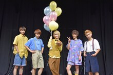 CUBERS。中央が末吉9太郎。