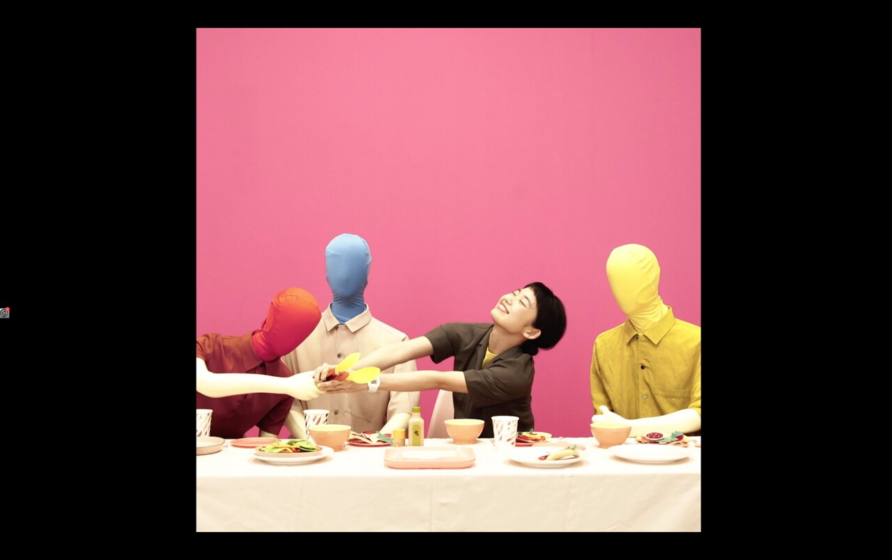 林青空「ハイヒールシンデレラ」ミュージックビデオのワンシーン。