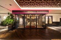 東京・LDH kitchen THE TOKYO HANEDAの外観。