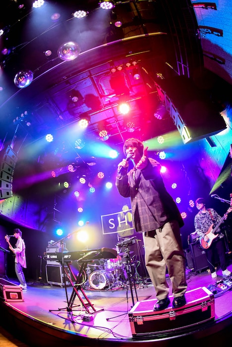 「SHE'S Broadcast Live ～prelude～」の様子。（Photo by MASANORI FUJIKAWA）