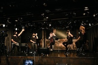 ライブ後に行われたトークセッションの様子。（撮影：小松陽祐［ODD JOB］）