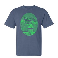 YouthQuakeのデザインTシャツ。