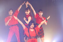 アメフラっシ「Dancing in Ur Roooom!!!!」の様子。（写真提供：スターダストプロモーション）