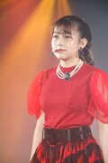 鈴木萌花(写真提供:スターダストプロモーション)