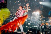 「サザンオールスターズ 特別ライブ 2020『Keep Smilin' ～皆さん、ありがとうございます!!～』」の様子。