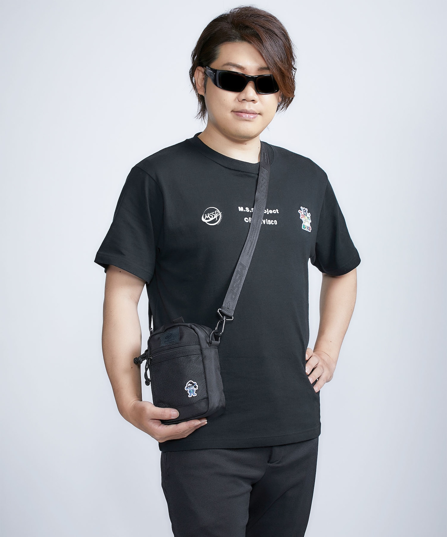 「パッチポーチBAG」の使用イメージ。