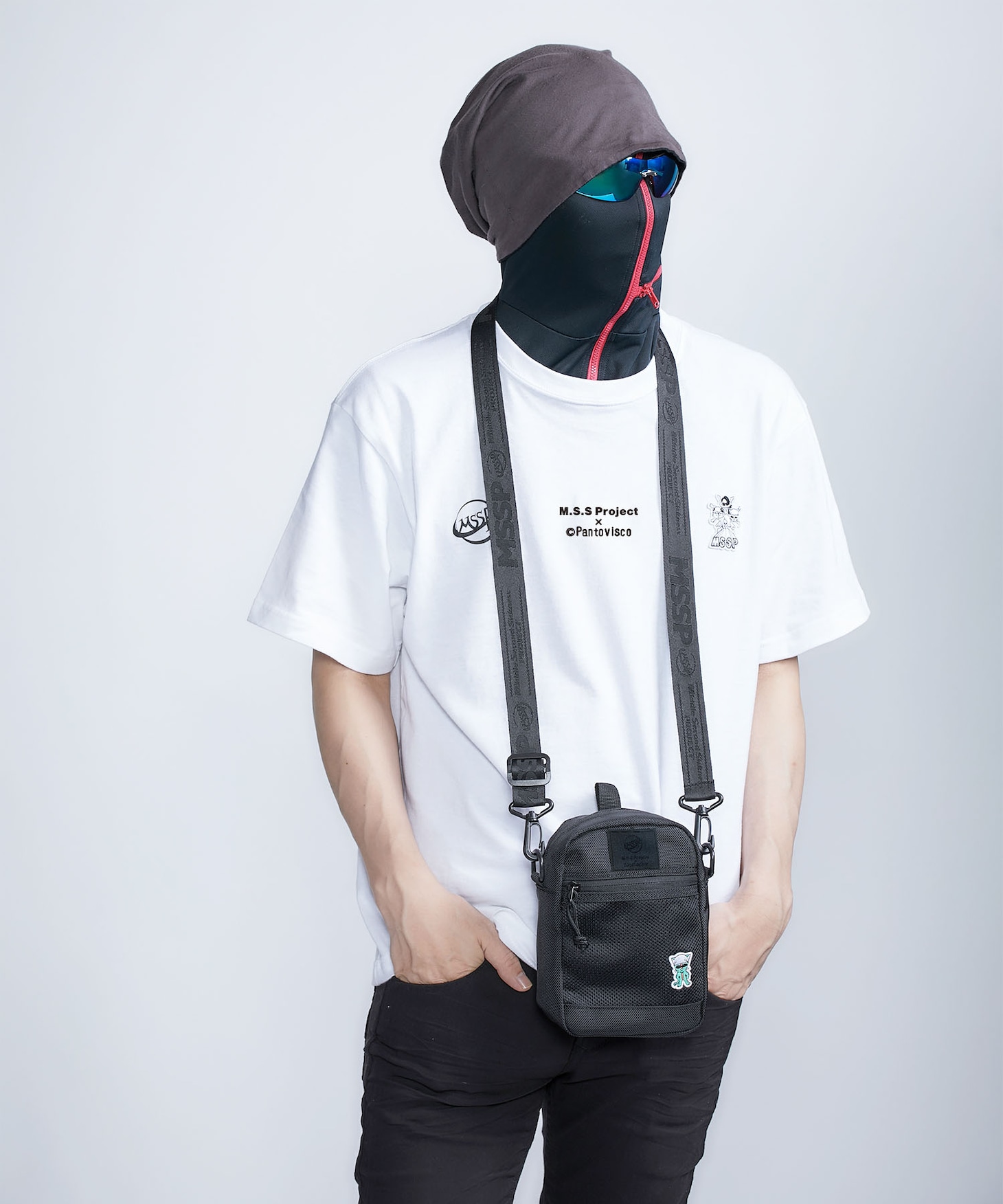「パッチポーチBAG」の使用イメージ。