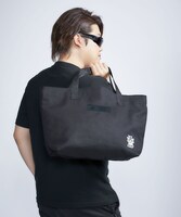 「パッチトートBAG」の使用イメージ。