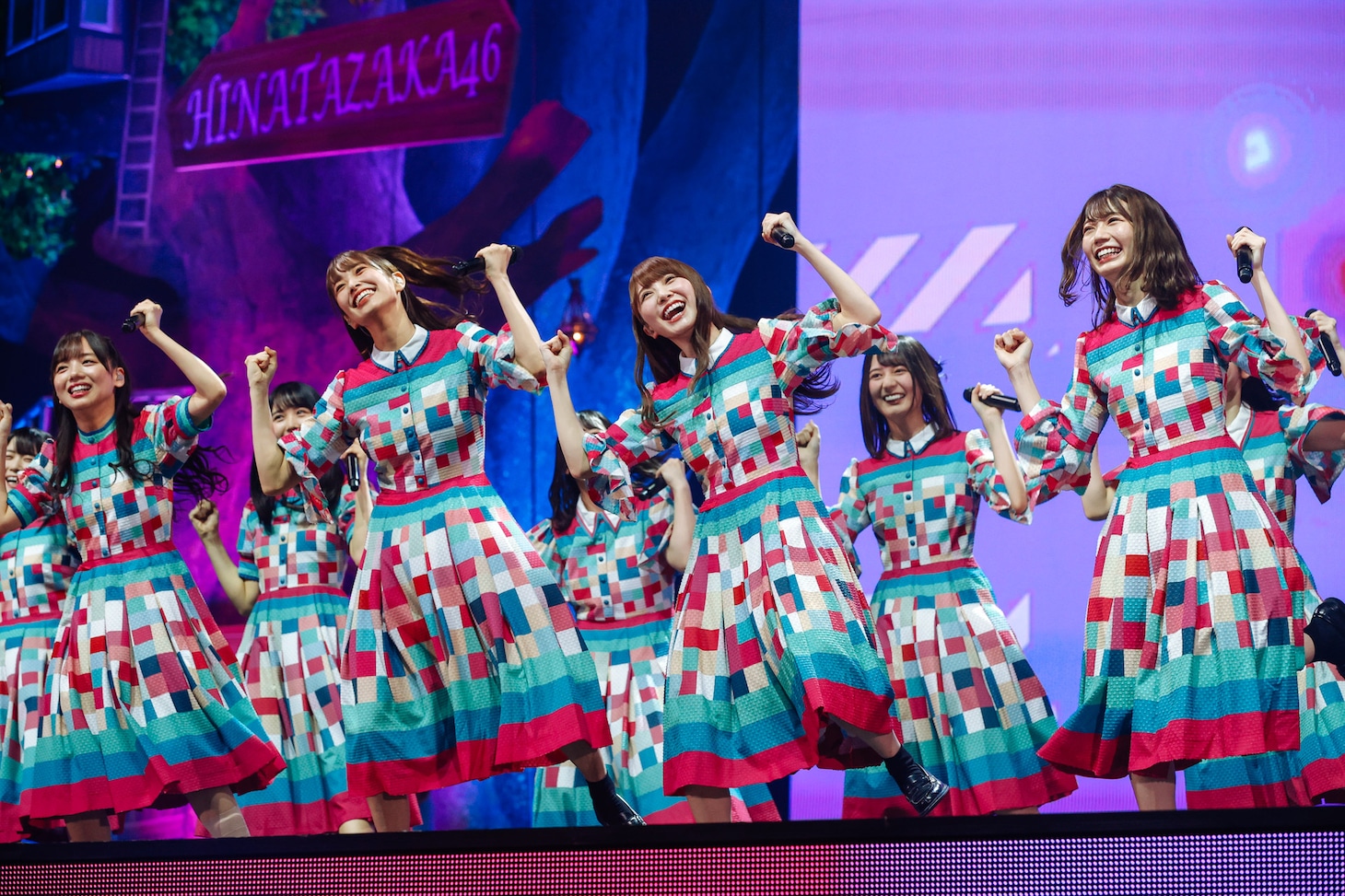 日向坂46「HINATAZAKA46 Live Online, YES！with YOU！～“22人”の音楽隊と風変わりな仲間たち～」の様子。（撮影：上山陽介）