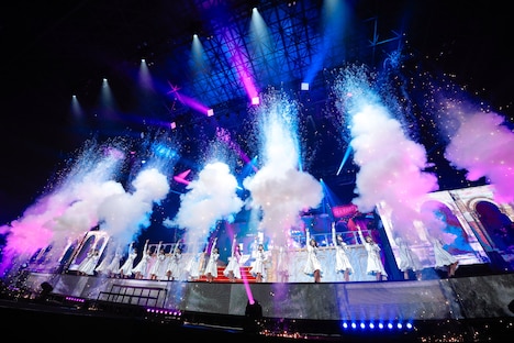 日向坂46「HINATAZAKA46 Live Online, YES!with YOU!~“22人”の音楽隊と風変わりな仲間たち~」の様子。(撮影:上山陽介)