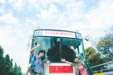 ライブバスとさくらしめじ。（撮影：鈴木友莉）