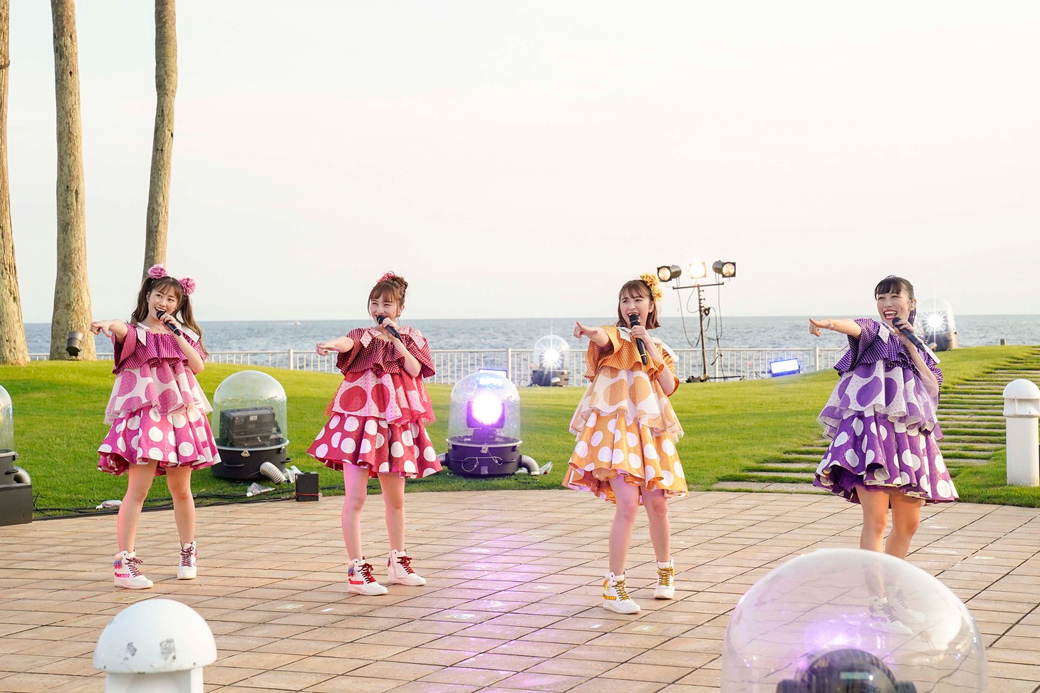 ももいろクローバーZ「ももクロ夏のバカ騒ぎ2020 配信先からこんにちは」の様子。