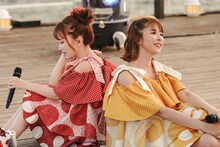 左から百田夏菜子、玉井詩織。