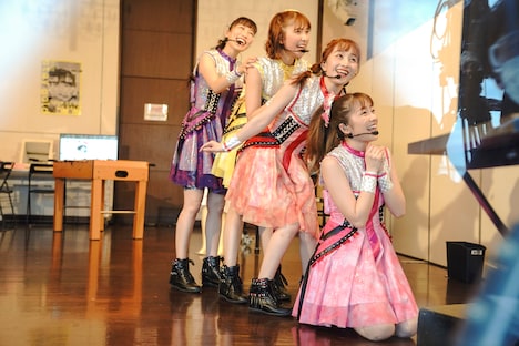 ももいろクローバーZ「ももクロ夏のバカ騒ぎ2020 配信先からこんにちは」の様子。