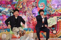 左から小籔千豊、蛍原徹。 (c)テレビ朝日